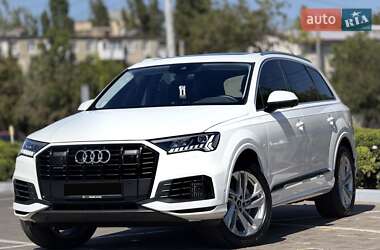 Audi Q7  2022