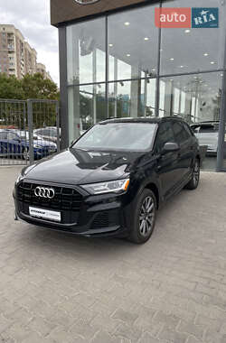 Audi Q7  2021