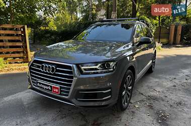 Audi Q7  2016