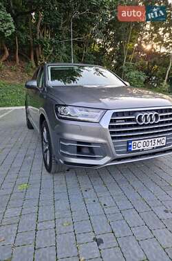 Audi Q7  2016