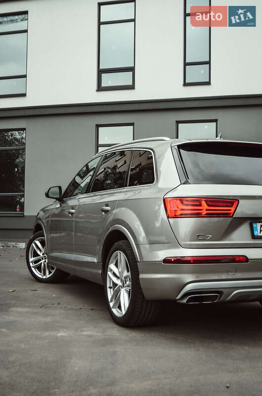 Внедорожник / Кроссовер Audi Q7 2016 в Виннице