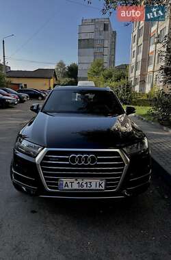 Audi Q7  2016