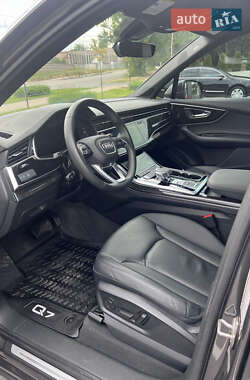 Audi Q7  2023