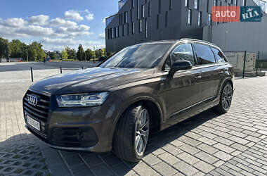 Audi Q7  2016