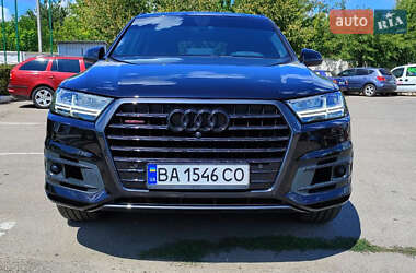 Audi Q7  2016