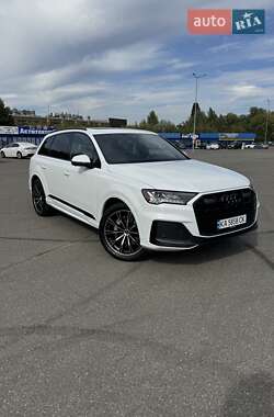 Audi Q7  2021