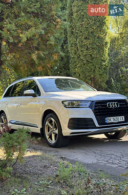 Audi Q7  2017