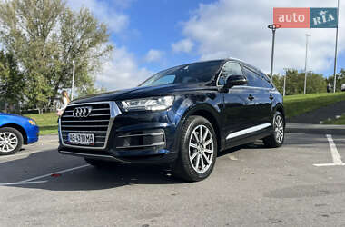 Audi Q7  2016