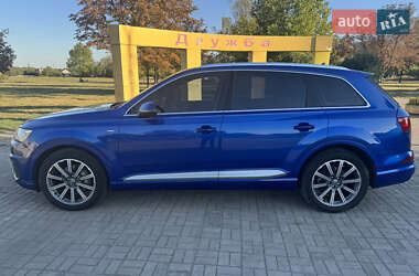 Audi Q7  2016
