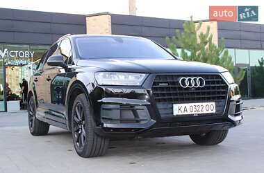 Audi Q7  2016