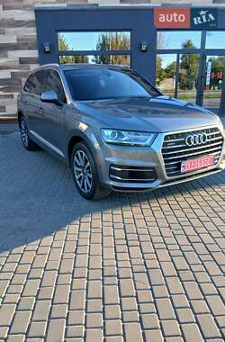 Audi Q7  2016
