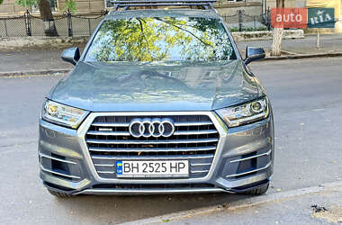Audi Q7  2015