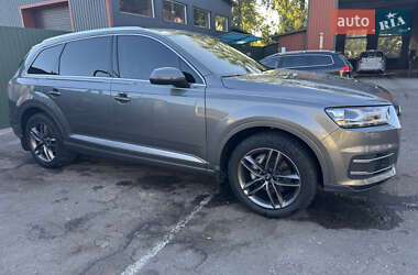 Audi Q7  2016