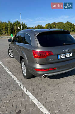 Audi Q7  2011