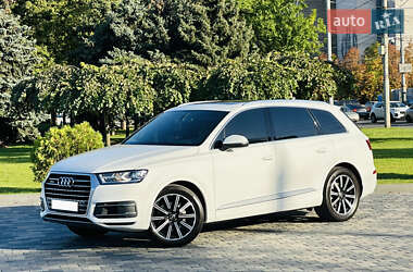 Audi Q7  2016