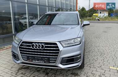 Audi Q7  2016