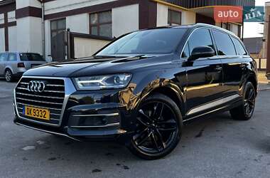 Audi Q7  2016