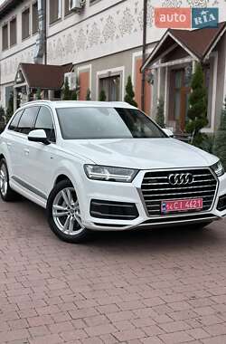 Audi Q7  2017