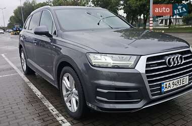 Audi Q7  2016