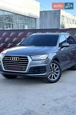 Audi Q7  2016
