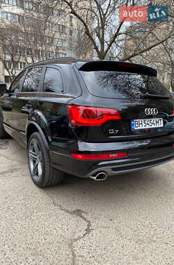 Audi Q7  2013