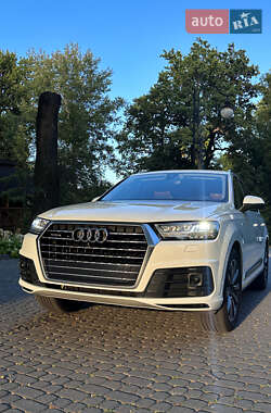 Audi Q7  2017