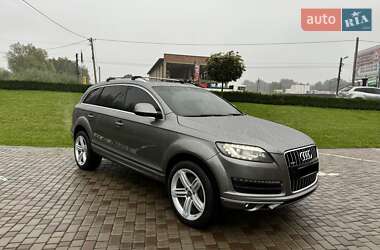 Audi Q7  2011