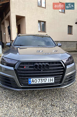 Audi Q7  2016