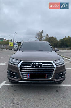 Audi Q7  2017
