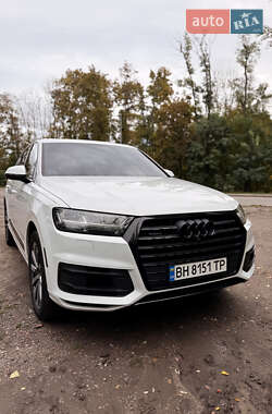 Audi Q7  2016