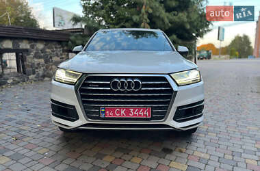Audi Q7  2016
