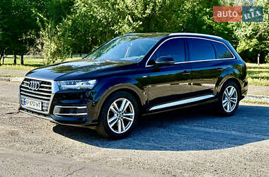 Audi Q7  2016