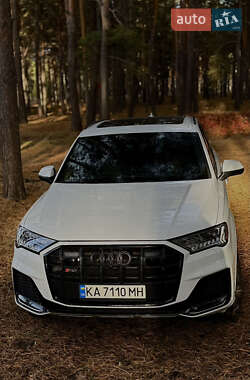 Audi Q7  2021