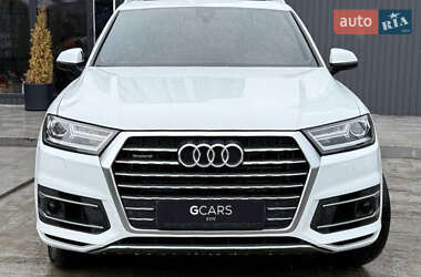 Audi Q7  2016