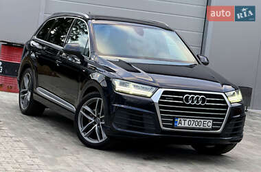 Audi Q7  2016