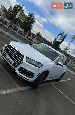Audi Q7  2016