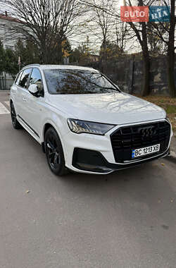 Audi Q7  2021