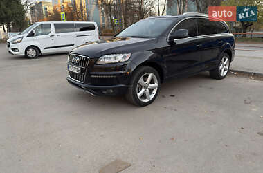 Audi Q7  2011