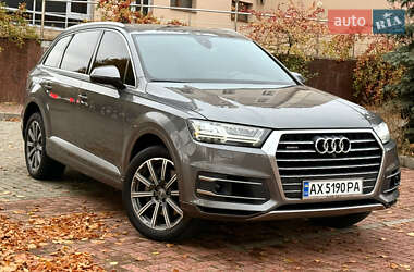 Audi Q7  2016