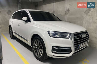 Audi Q7  2016