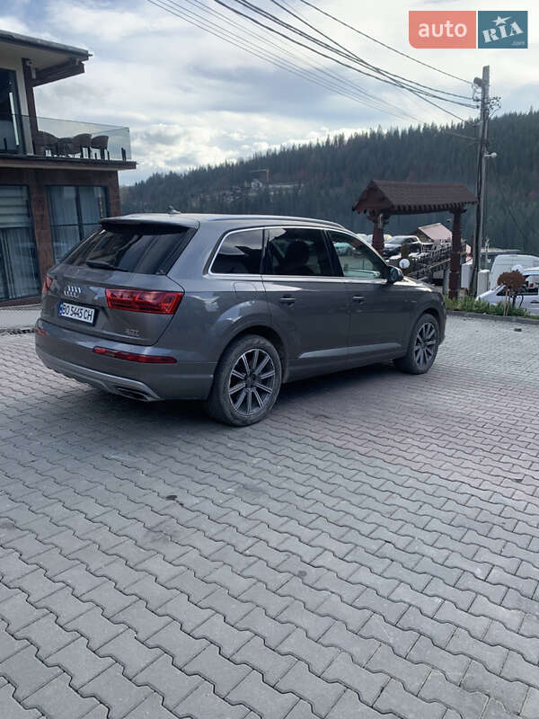 Позашляховик / Кросовер Audi Q7 2017 в Києві