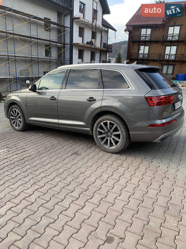 Позашляховик / Кросовер Audi Q7 2017 в Києві