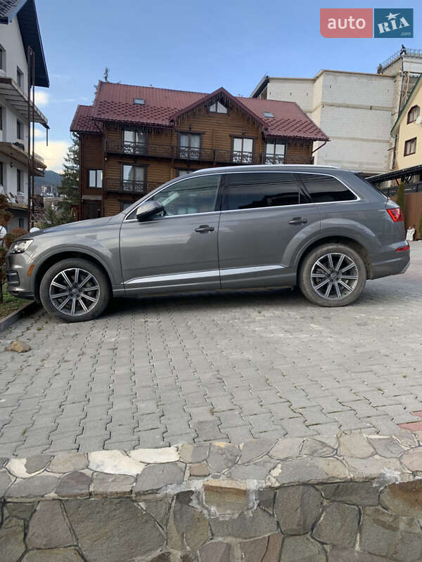 Позашляховик / Кросовер Audi Q7 2017 в Києві