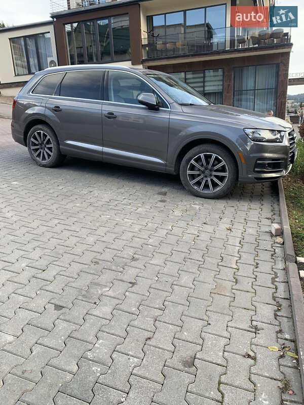 Позашляховик / Кросовер Audi Q7 2017 в Києві