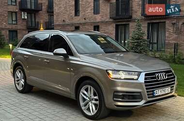 Audi Q7  2016