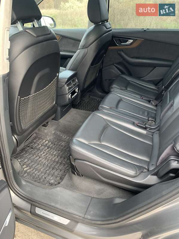 Позашляховик / Кросовер Audi Q7 2017 в Києві