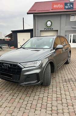Audi Q7  2022