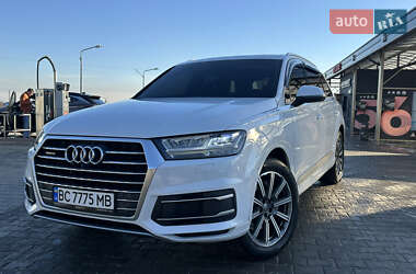 Audi Q7  2016