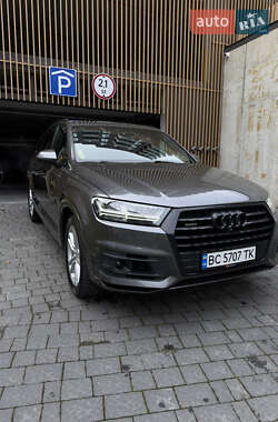 Audi Q7  2019