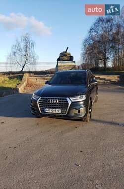 Audi Q7  2016